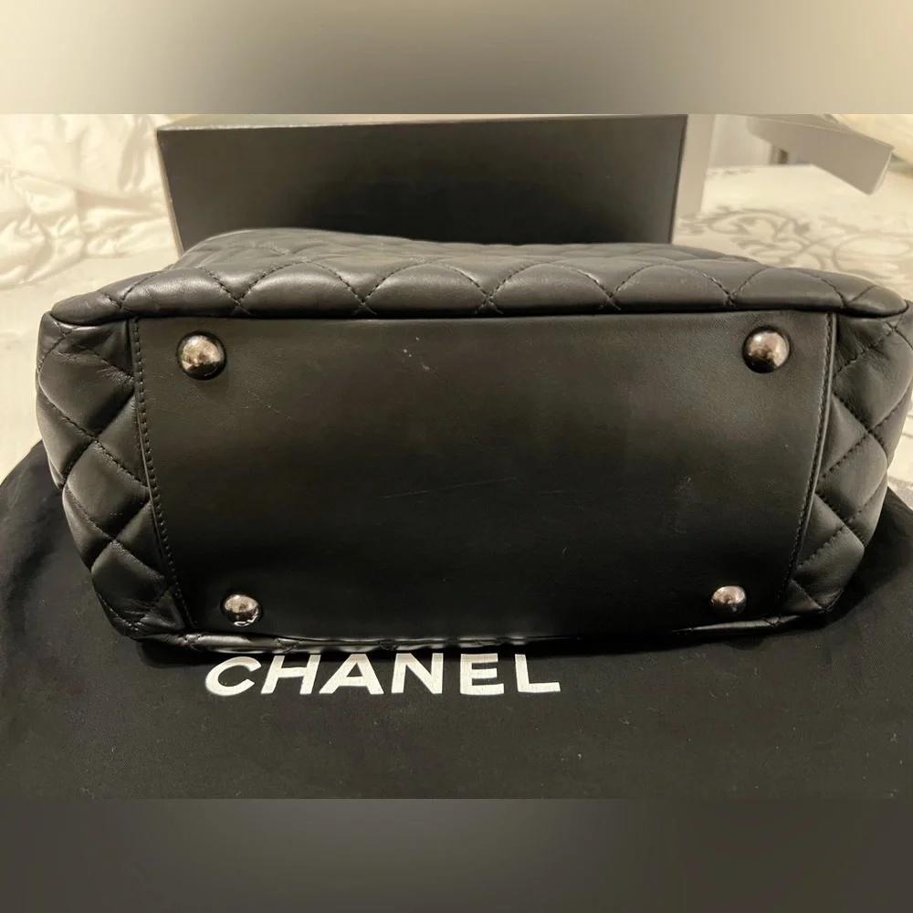Chanel shoulder handbag with zipper